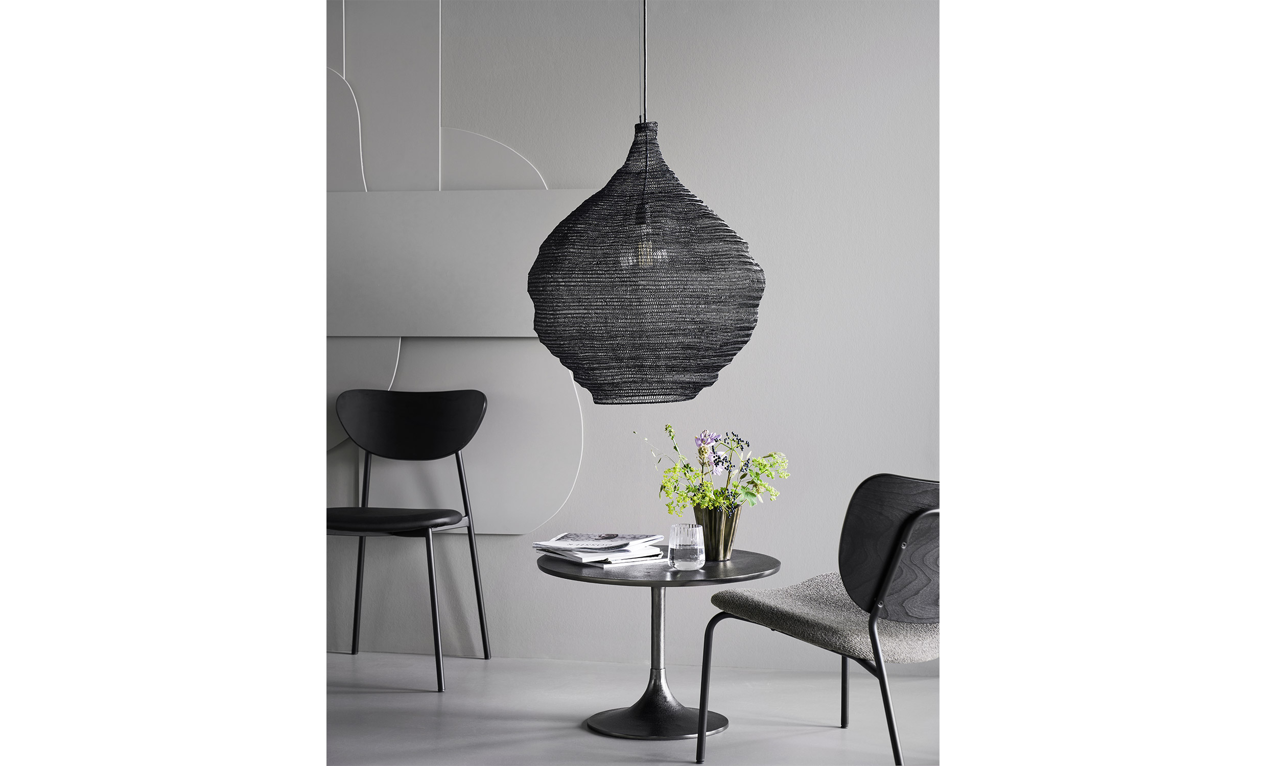 MESH Lampe Svart M