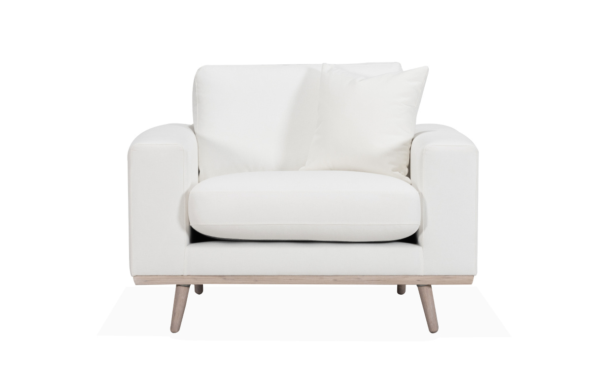 STOCKHOLM PREMIUM Lenestol Offwhite i gruppen Stue / Lenestoler / Hvite lenestoler hos Sofas & more (ST1S-BAOW)