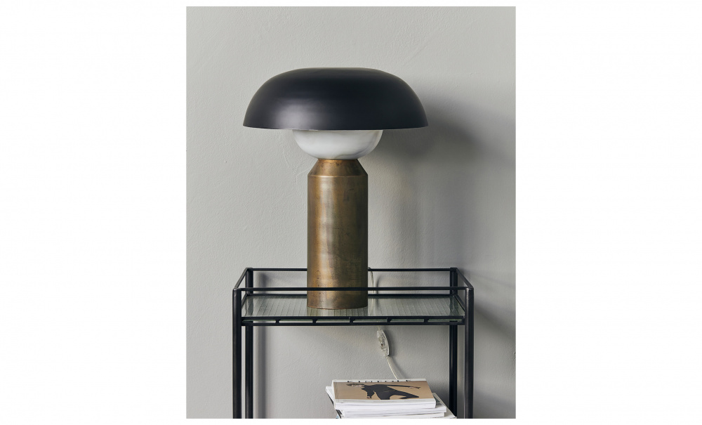 BIG FELLOW Bordlampe i gruppen Belysning / Lamper / Bordlamper hos Sofas & more (203661028)