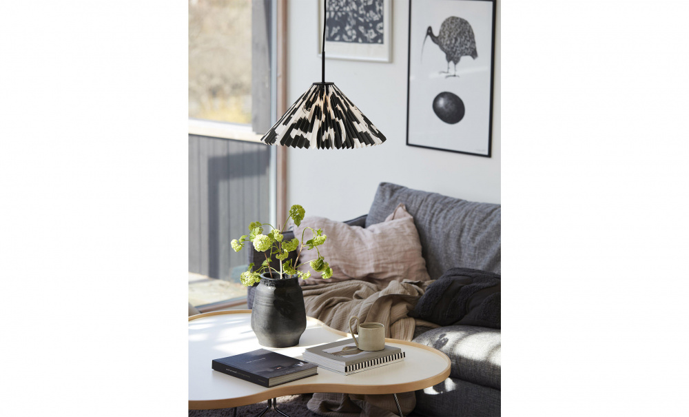 POLLY Taklampe 45 cm Svart/Hvit, 45 i gruppen Belysning / Lamper / Taklamper hos Sofas & more (35045103)