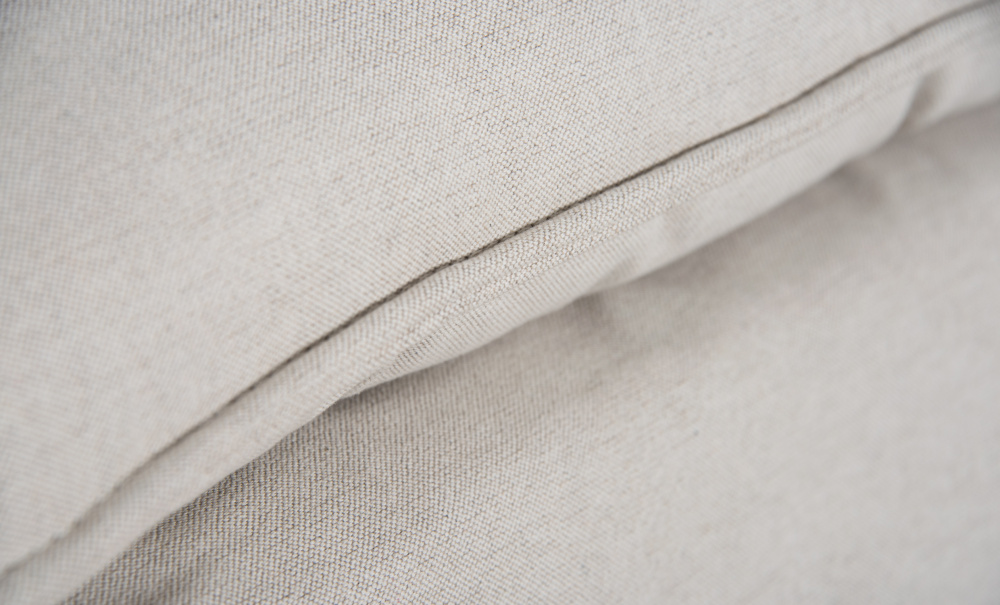 POLSTER Dover Grand Deluxe Fotskammel Sandbeige i gruppen Stue / Klr hos Sofas & more (DOFSBR001-COVER)