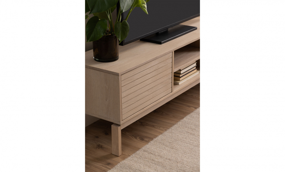 SOLVEIG TV-bord Hvit i gruppen Stue / Oppbevaringsmbler / TV-benker hos Sofas & more (H000022819)