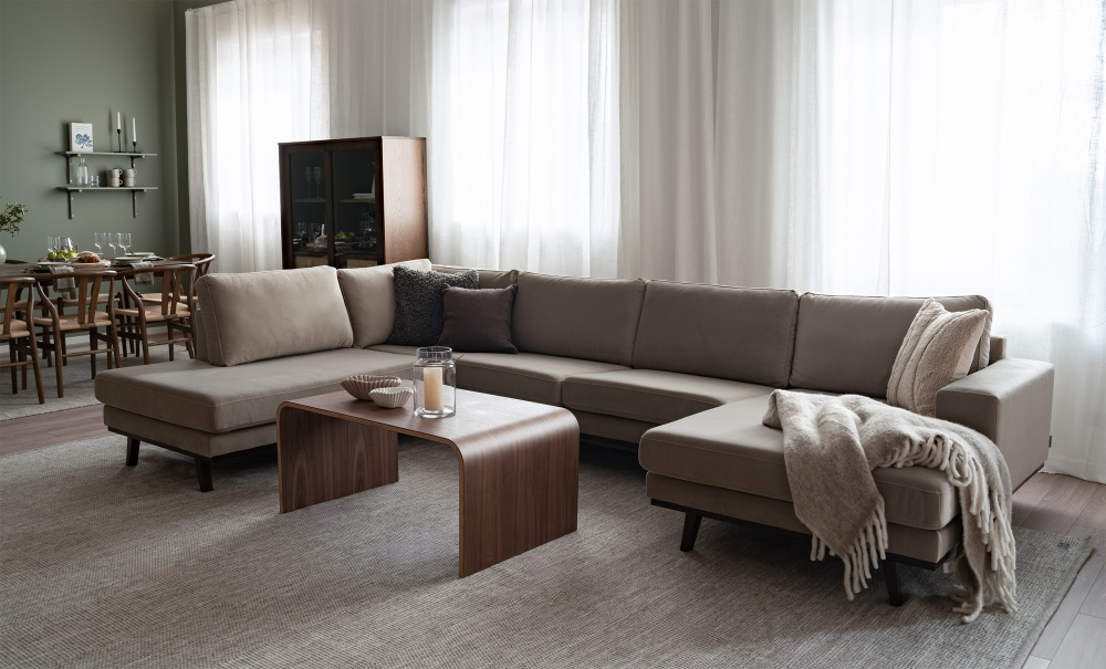 STOCKHOLM L-sofa Hyre Velvet Edition Greige i gruppen Stue / Sofaer / Hjrnesofaer hos Sofas & more (ST3A-SA02)