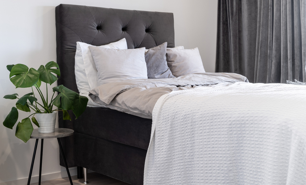 VRMD Premium Sengepakke 180 Velvet Dark Grey i gruppen Soverom / Senger / Sengepakke hos Sofas & more (VARMDOPKT180-SAL18)